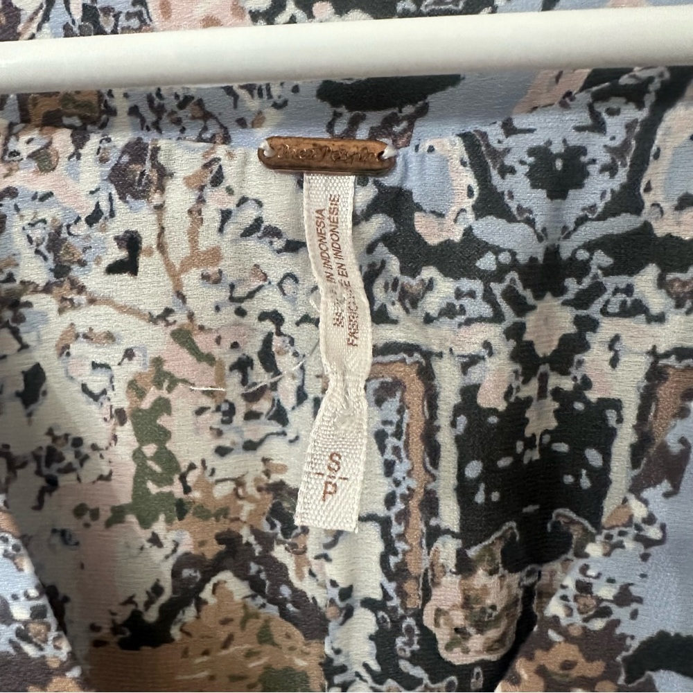Free People Super-v Printed Darcy bohemian flowy V-neck swing top, S - Picture 2 of 5